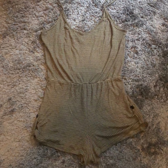 Romper - Picture 1 of 3